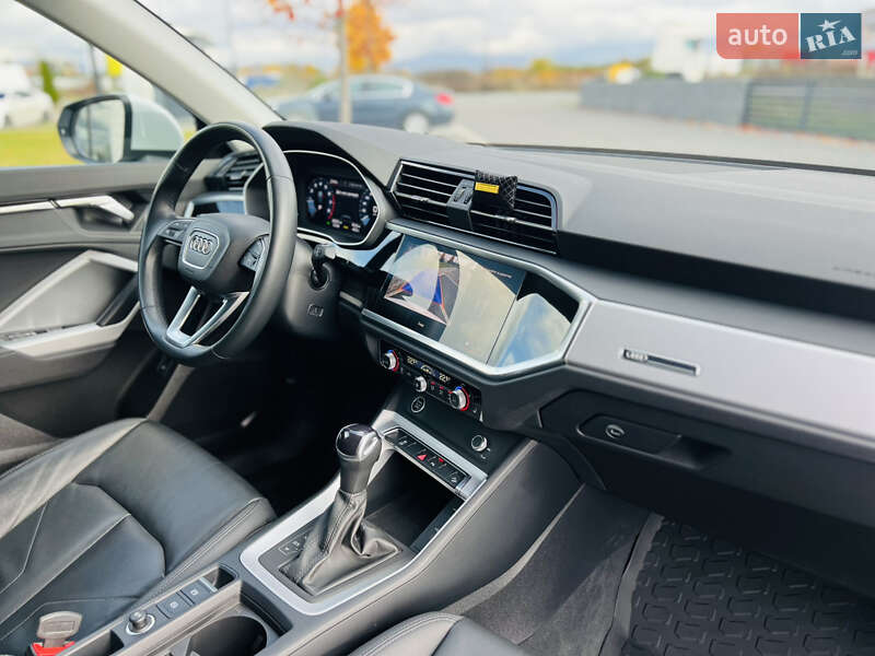 Позашляховик / Кросовер Audi Q3 2022 в Мукачевому