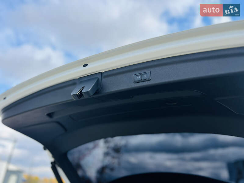 Позашляховик / Кросовер Audi Q3 2022 в Мукачевому