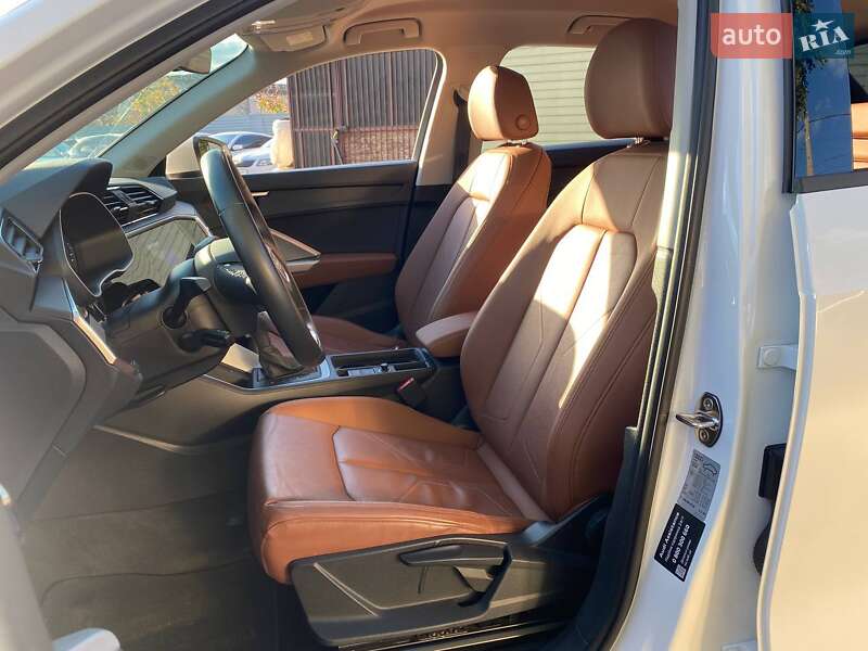 Позашляховик / Кросовер Audi Q3 2022 в Києві фото 9 Позашляховик / Кросовер Audi Q3 2022 в Києві