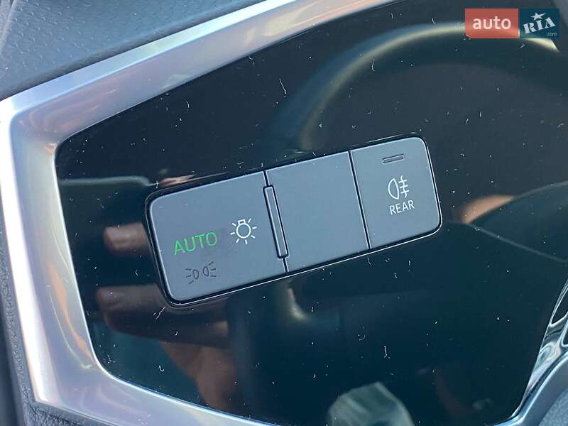 Позашляховик / Кросовер Audi Q3 2022 в Києві фото 28 Позашляховик / Кросовер Audi Q3 2022 в Києві