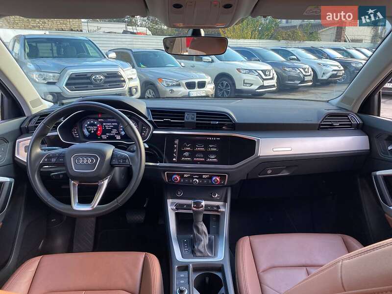 Позашляховик / Кросовер Audi Q3 2022 в Києві фото 13 Позашляховик / Кросовер Audi Q3 2022 в Києві