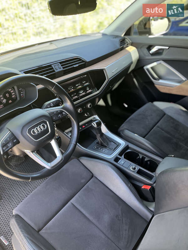 Позашляховик / Кросовер Audi Q3 2019 в Дніпрі фото 9 Позашляховик / Кросовер Audi Q3 2019 в Дніпрі