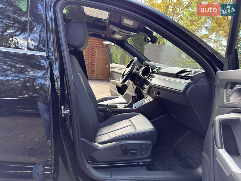Позашляховик / Кросовер Audi Q3 2022 в Львові фото 16 Позашляховик / Кросовер Audi Q3 2022 в Львові