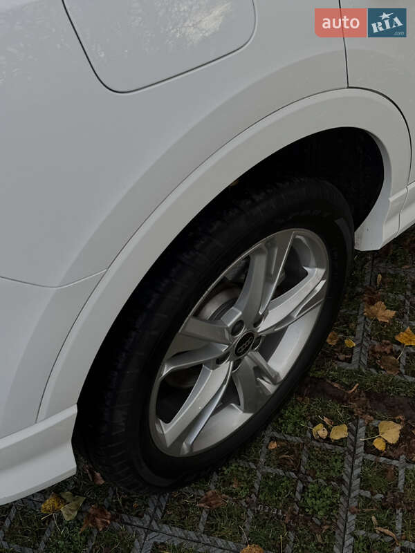 Позашляховик / Кросовер Audi Q3 2023 в Києві