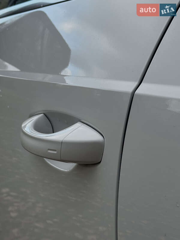 Позашляховик / Кросовер Audi Q3 2023 в Києві