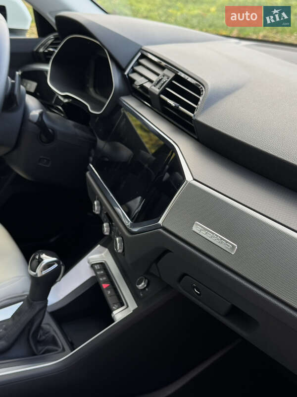 Позашляховик / Кросовер Audi Q3 2023 в Києві