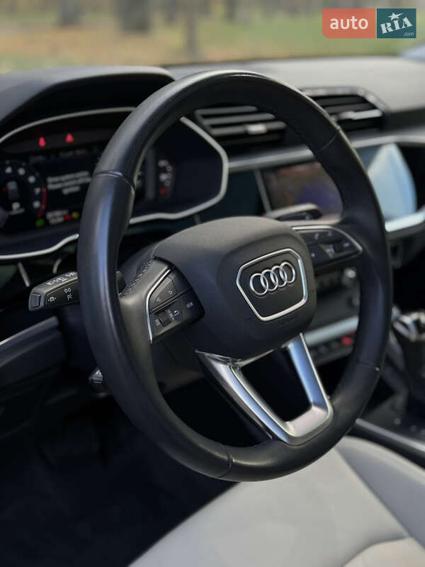 Позашляховик / Кросовер Audi Q3 2023 в Києві