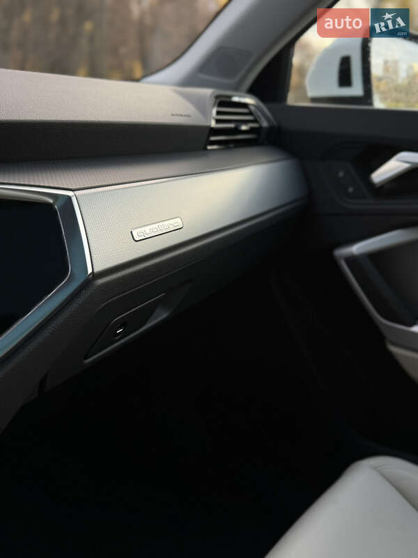 Позашляховик / Кросовер Audi Q3 2023 в Києві