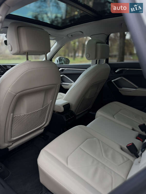 Позашляховик / Кросовер Audi Q3 2023 в Києві