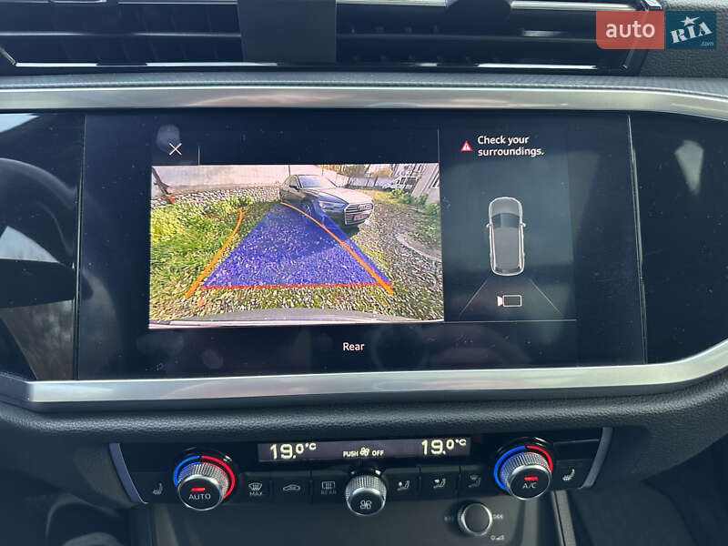 Внедорожник / Кроссовер Audi Q3 2019 в Тернополе