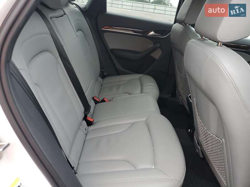 Позашляховик / Кросовер Audi Q3 2016 в Чернівцях