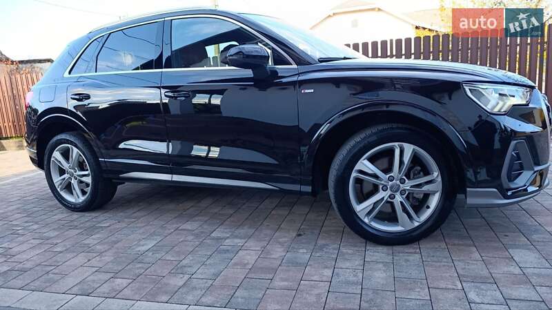 Внедорожник / Кроссовер Audi Q3 2019 в Стрые
