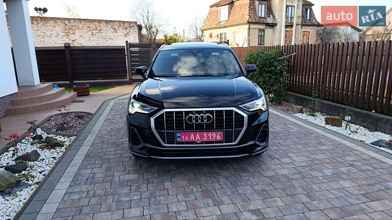 Внедорожник / Кроссовер Audi Q3 2019 в Стрые