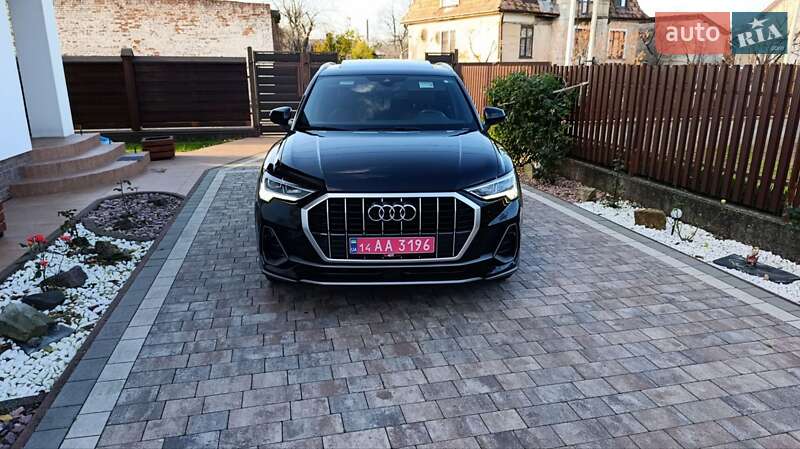 Внедорожник / Кроссовер Audi Q3 2019 в Стрые