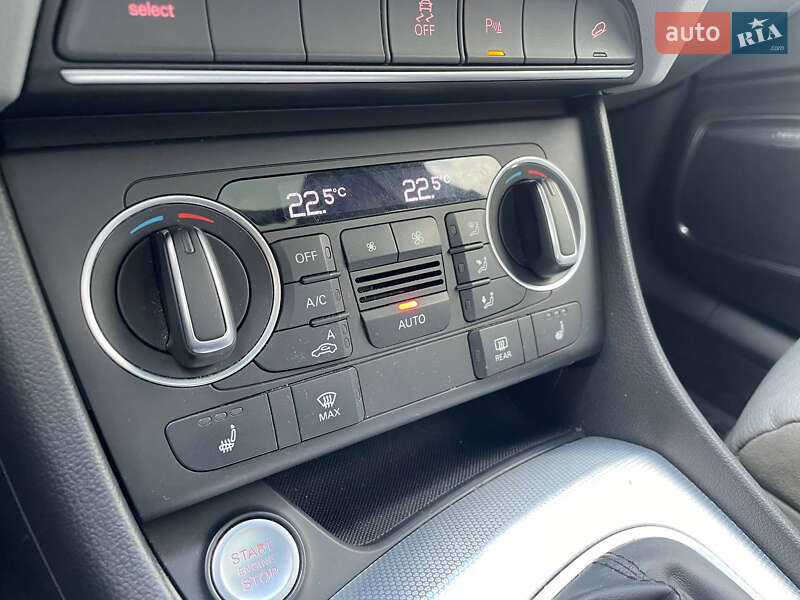 Внедорожник / Кроссовер Audi Q3 2016 в Ровно