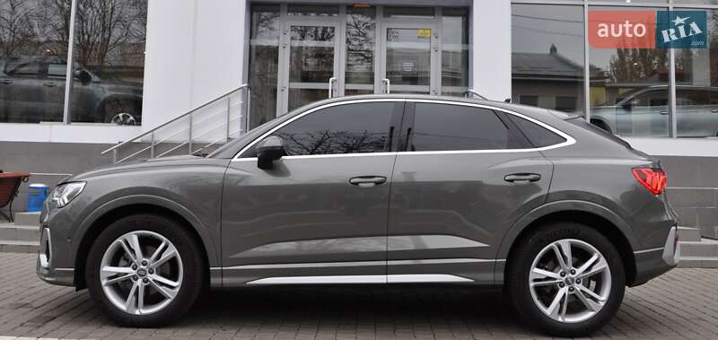 Внедорожник / Кроссовер Audi Q3 2020 в Одессе