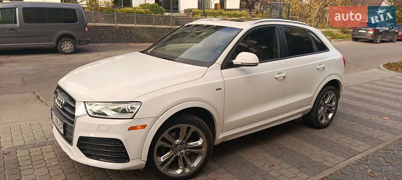 Внедорожник / Кроссовер Audi Q3 2017 в Львове