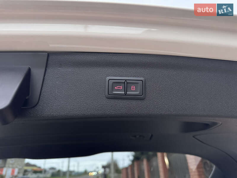 Позашляховик / Кросовер Audi Q3 2017 в Одесі