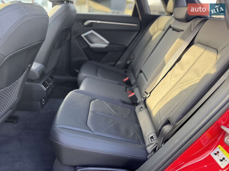 Внедорожник / Кроссовер Audi Q3 2019 в Вижнице