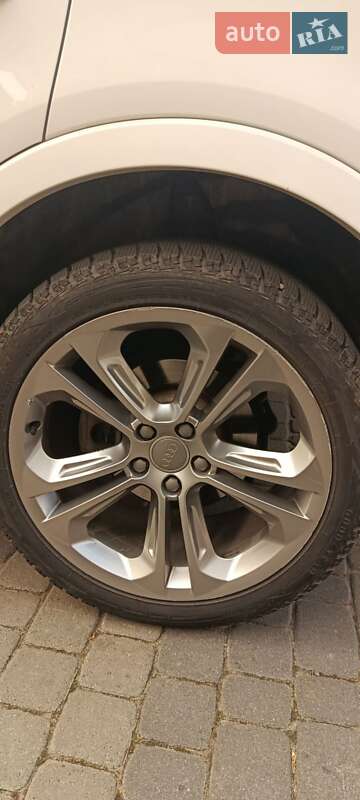 Внедорожник / Кроссовер Audi Q3 2017 в Львове