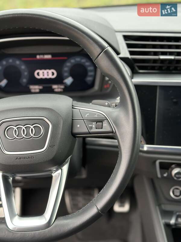 Внедорожник / Кроссовер Audi Q3 2023 в Киеве