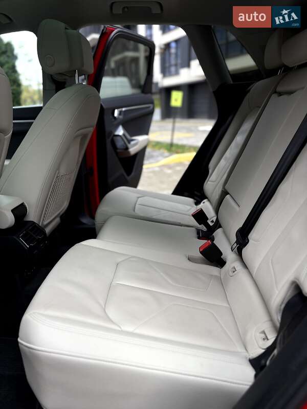 Позашляховик / Кросовер Audi Q3 2020 в Івано-Франківську