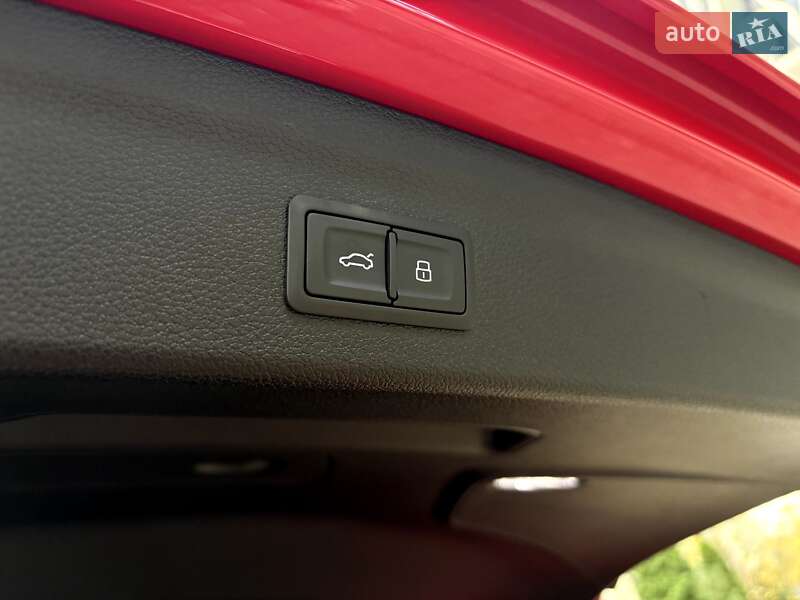 Позашляховик / Кросовер Audi Q3 2020 в Івано-Франківську