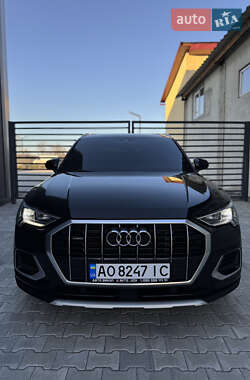 Внедорожник / Кроссовер Audi Q3 2019 в Ужгороде