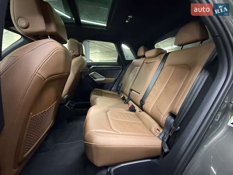 Позашляховик / Кросовер Audi Q3 2020 в Одесі