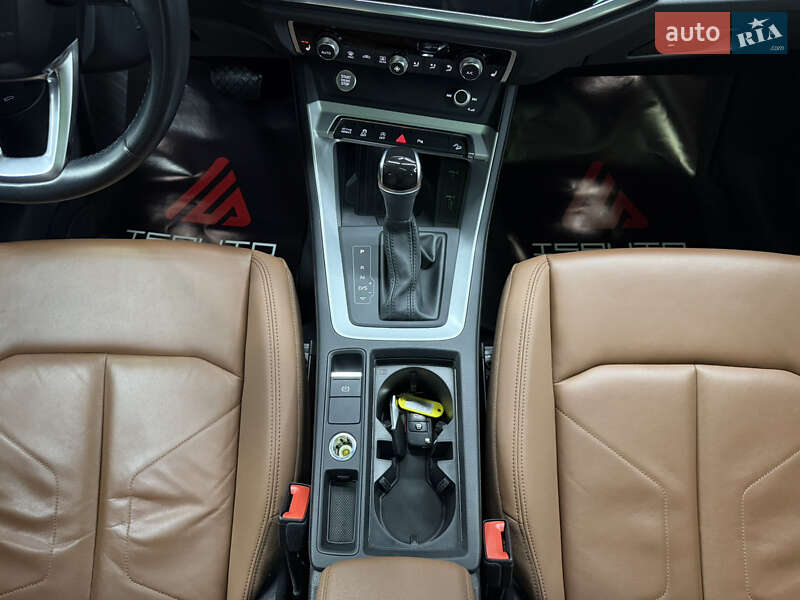 Позашляховик / Кросовер Audi Q3 2020 в Одесі