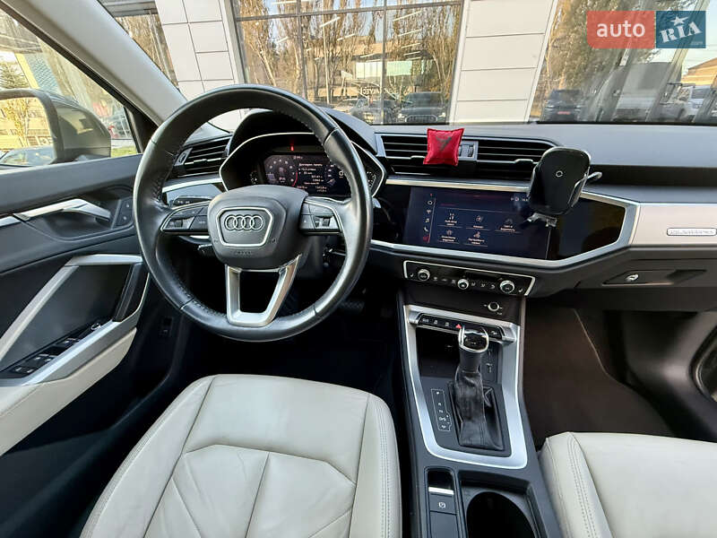 Позашляховик / Кросовер Audi Q3 2019 в Одесі фото 21 Позашляховик / Кросовер Audi Q3 2019 в Одесі