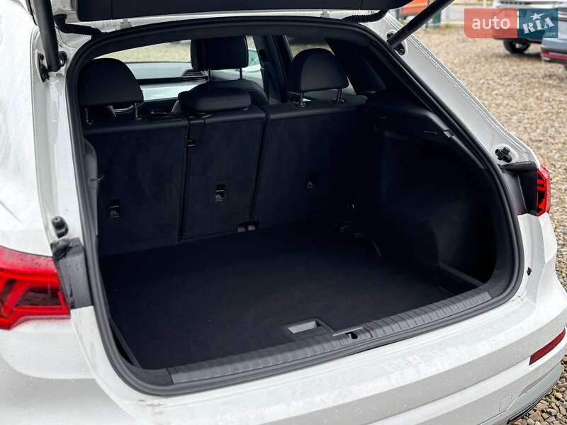 Внедорожник / Кроссовер Audi Q3 2020 в Стрые