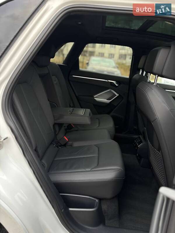 Внедорожник / Кроссовер Audi Q3 2020 в Стрые