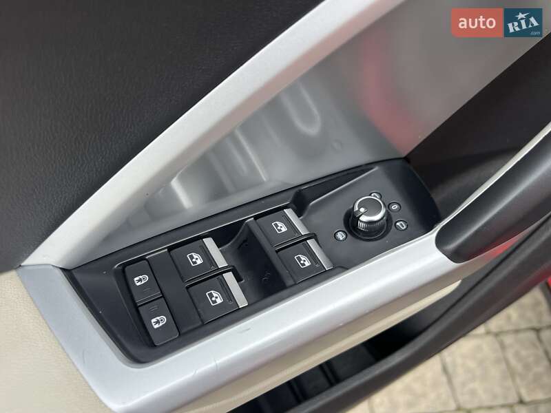 Внедорожник / Кроссовер Audi Q3 2020 в Ровно