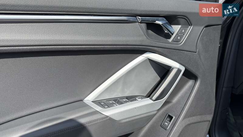 Позашляховик / Кросовер Audi Q3 2021 в Києві фото 28 Позашляховик / Кросовер Audi Q3 2021 в Києві