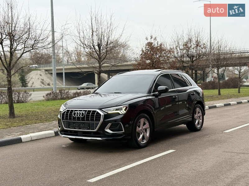 Позашляховик / Кросовер Audi Q3 2020 в Києві