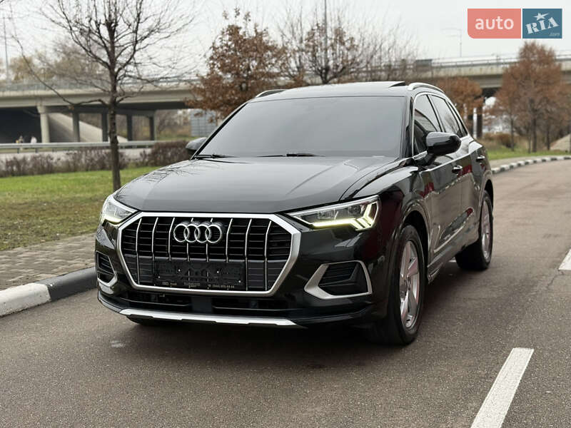 Позашляховик / Кросовер Audi Q3 2020 в Києві