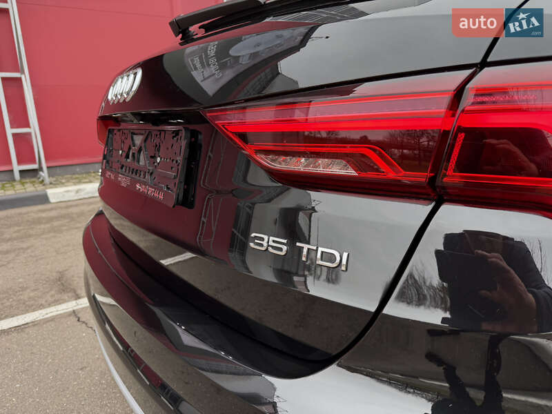 Позашляховик / Кросовер Audi Q3 2020 в Києві