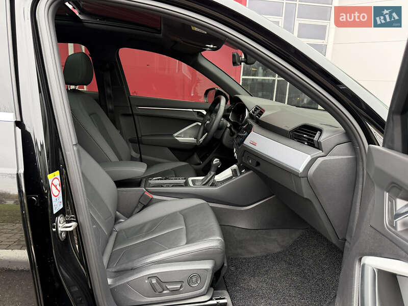 Позашляховик / Кросовер Audi Q3 2020 в Києві