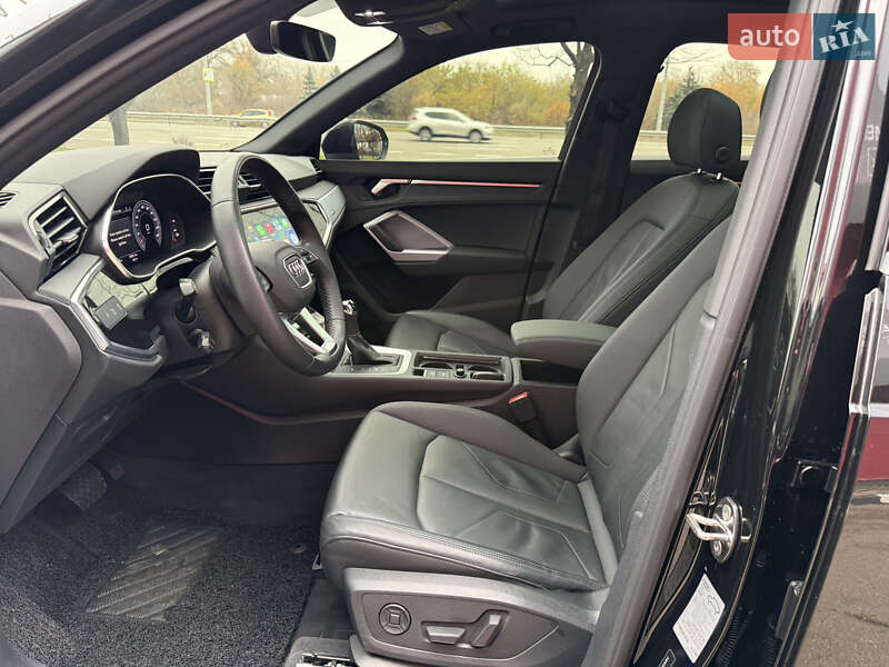 Позашляховик / Кросовер Audi Q3 2020 в Києві