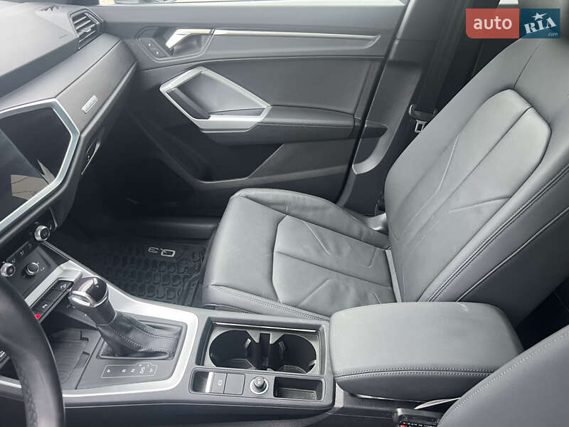 Позашляховик / Кросовер Audi Q3 2023 в Сумах фото 32 Позашляховик / Кросовер Audi Q3 2023 в Сумах
