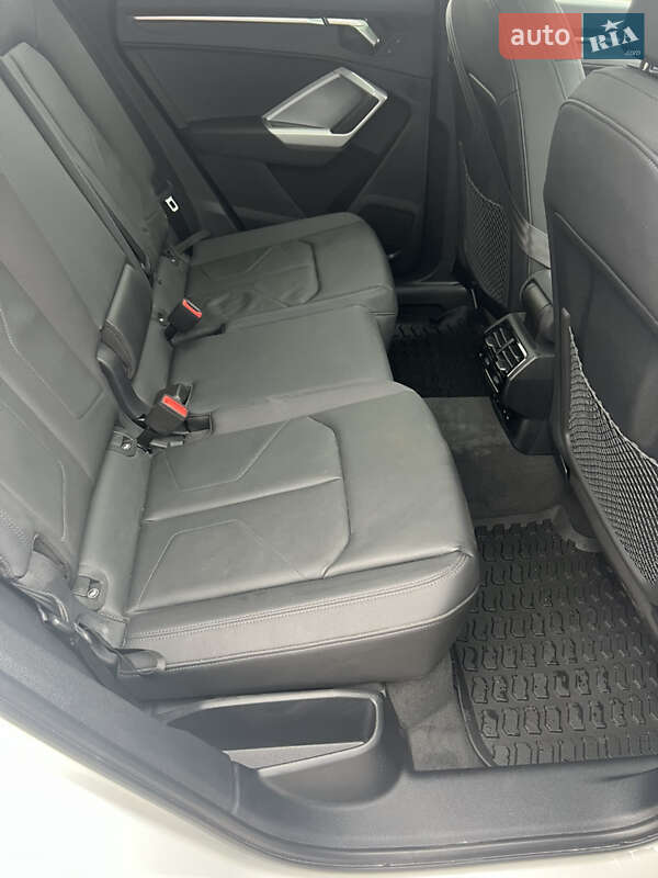 Позашляховик / Кросовер Audi Q3 2023 в Сумах фото 45 Позашляховик / Кросовер Audi Q3 2023 в Сумах