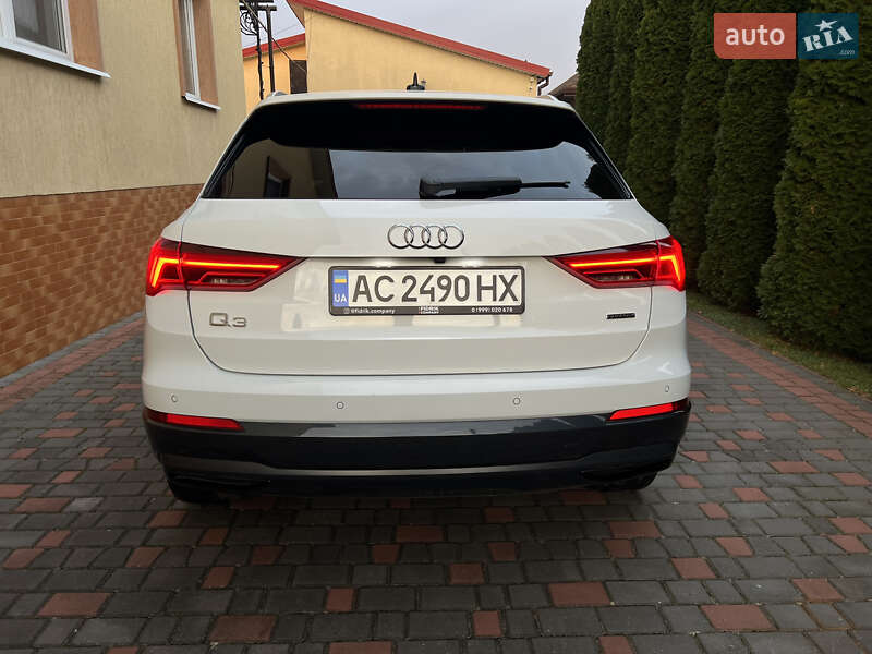 Позашляховик / Кросовер Audi Q3 2020 в Нововолинську