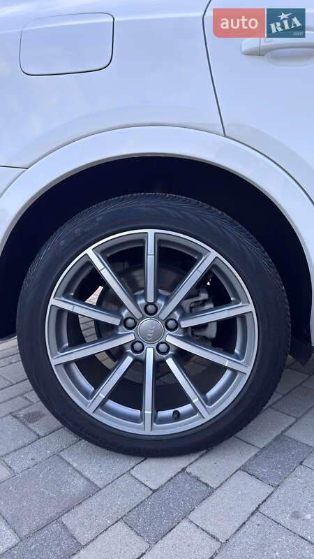 Позашляховик / Кросовер Audi Q3 2018 в Дніпрі
