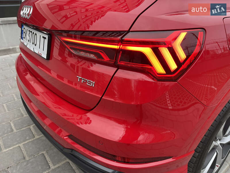 Внедорожник / Кроссовер Audi Q3 2020 в Ровно
