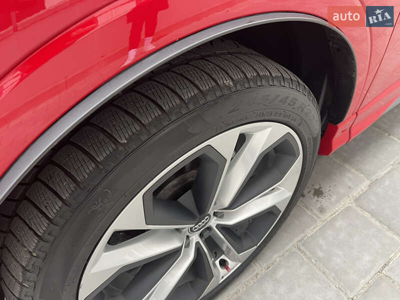 Внедорожник / Кроссовер Audi Q3 2020 в Ровно