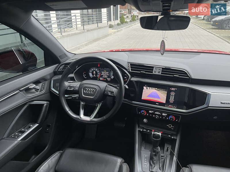 Внедорожник / Кроссовер Audi Q3 2020 в Ровно