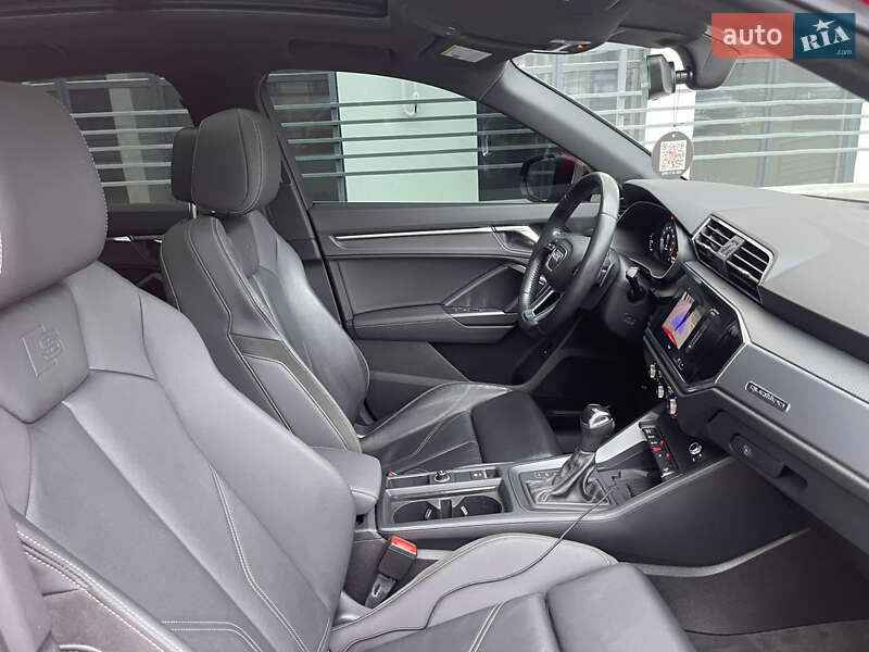 Внедорожник / Кроссовер Audi Q3 2020 в Ровно