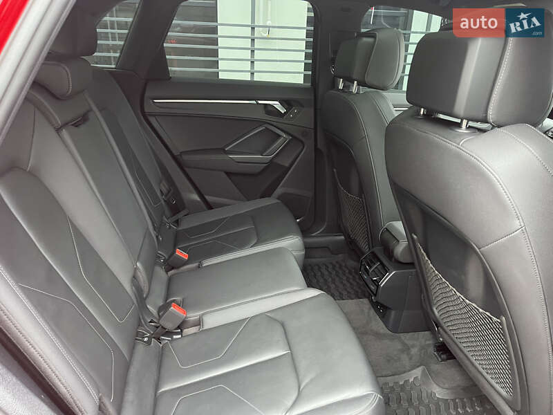 Внедорожник / Кроссовер Audi Q3 2020 в Ровно