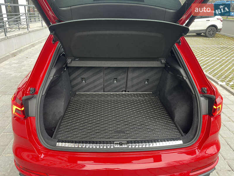 Внедорожник / Кроссовер Audi Q3 2020 в Ровно